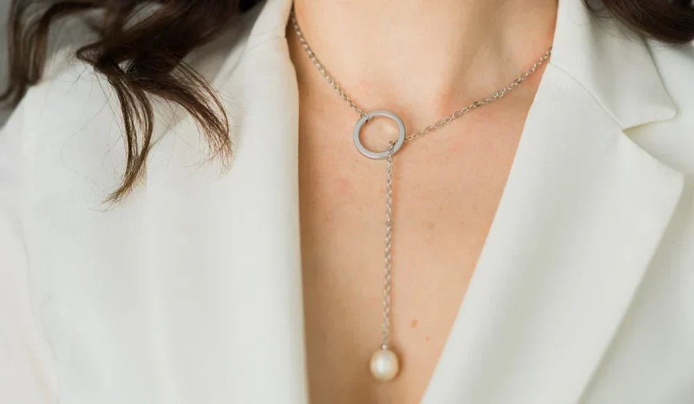 What Jewelry to Wear with a Wedding Dress?  Rarete Jewelry