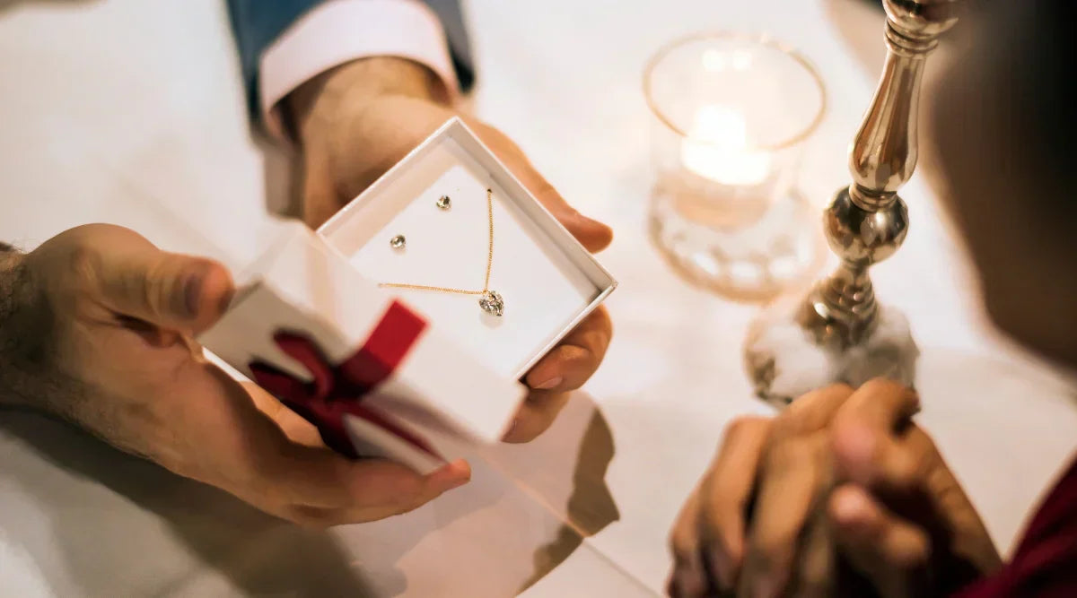 best-anniversary-jewelry-gifts-for-her