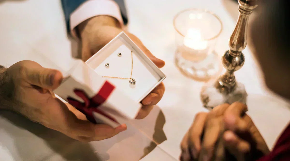 best-anniversary-jewelry-gifts-for-her