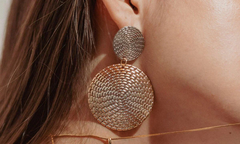 how-to-style-drop-earrings