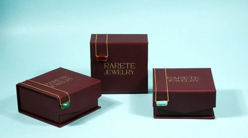 What Jewelry Is Popular in Different Seasons