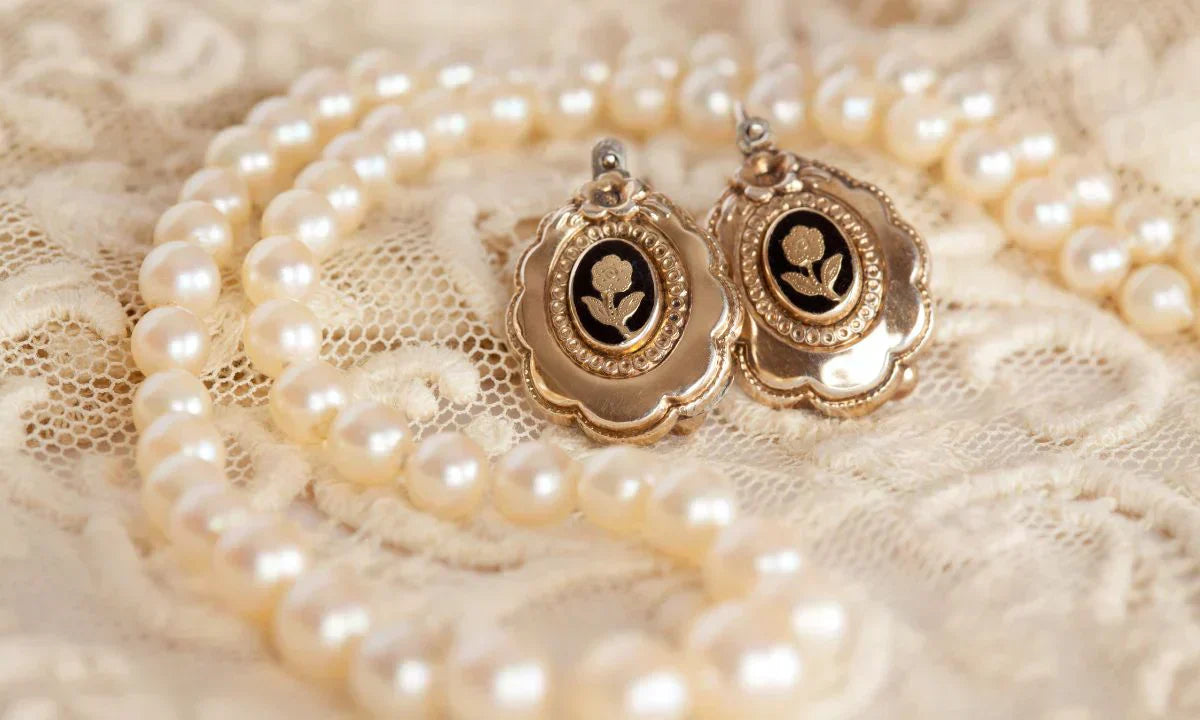 styling-vintage-inspired-jewelry