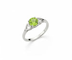 Peridot gemstone ring that combines vibrant green elegance with timeless sophistication

