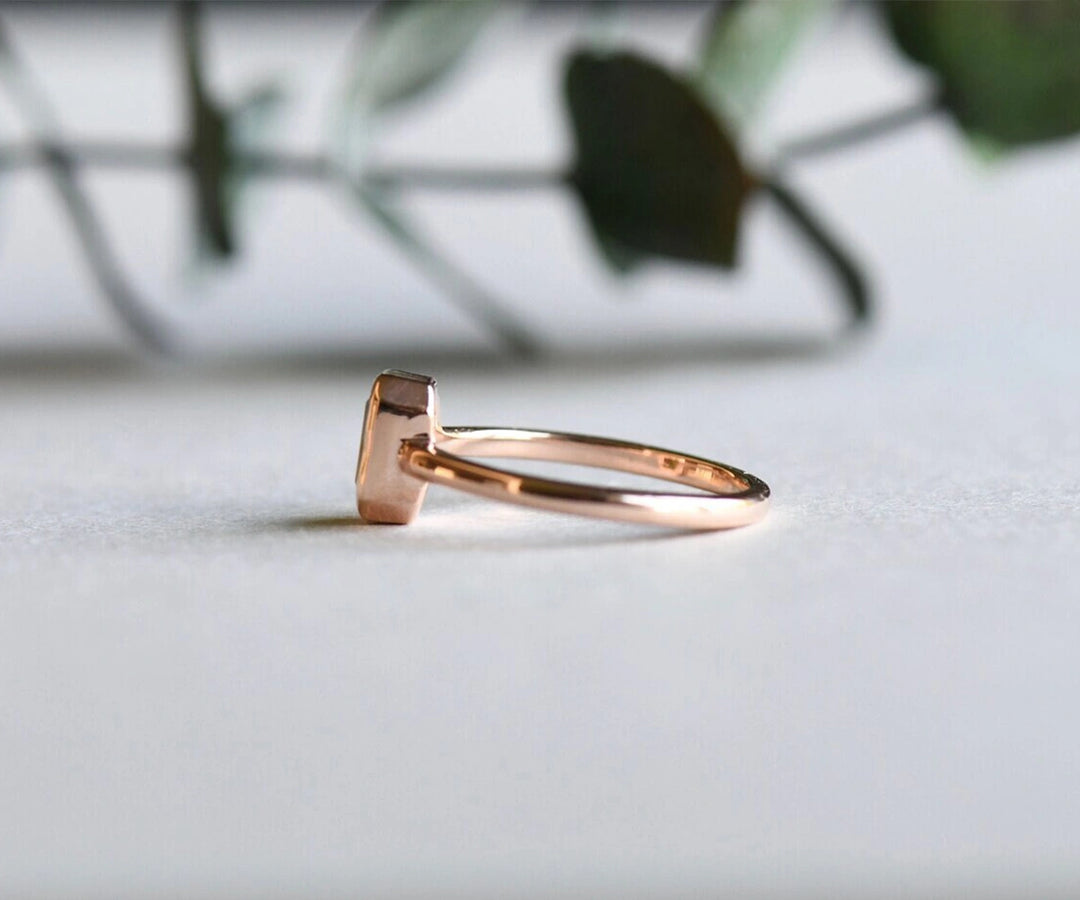 Nature-inspired peridot ring with radiant green hues set in lightweight 925 silver, perfect for stacking or solo wear


