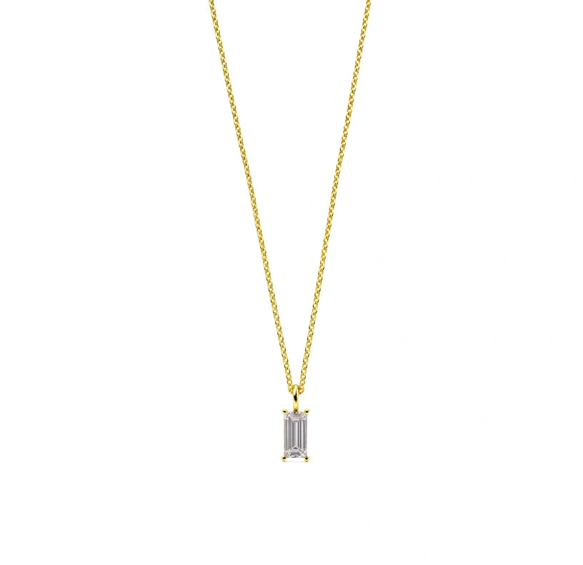 The minimalist design of this diamond birthstone necklace adds subtle elegance to any outfit.
