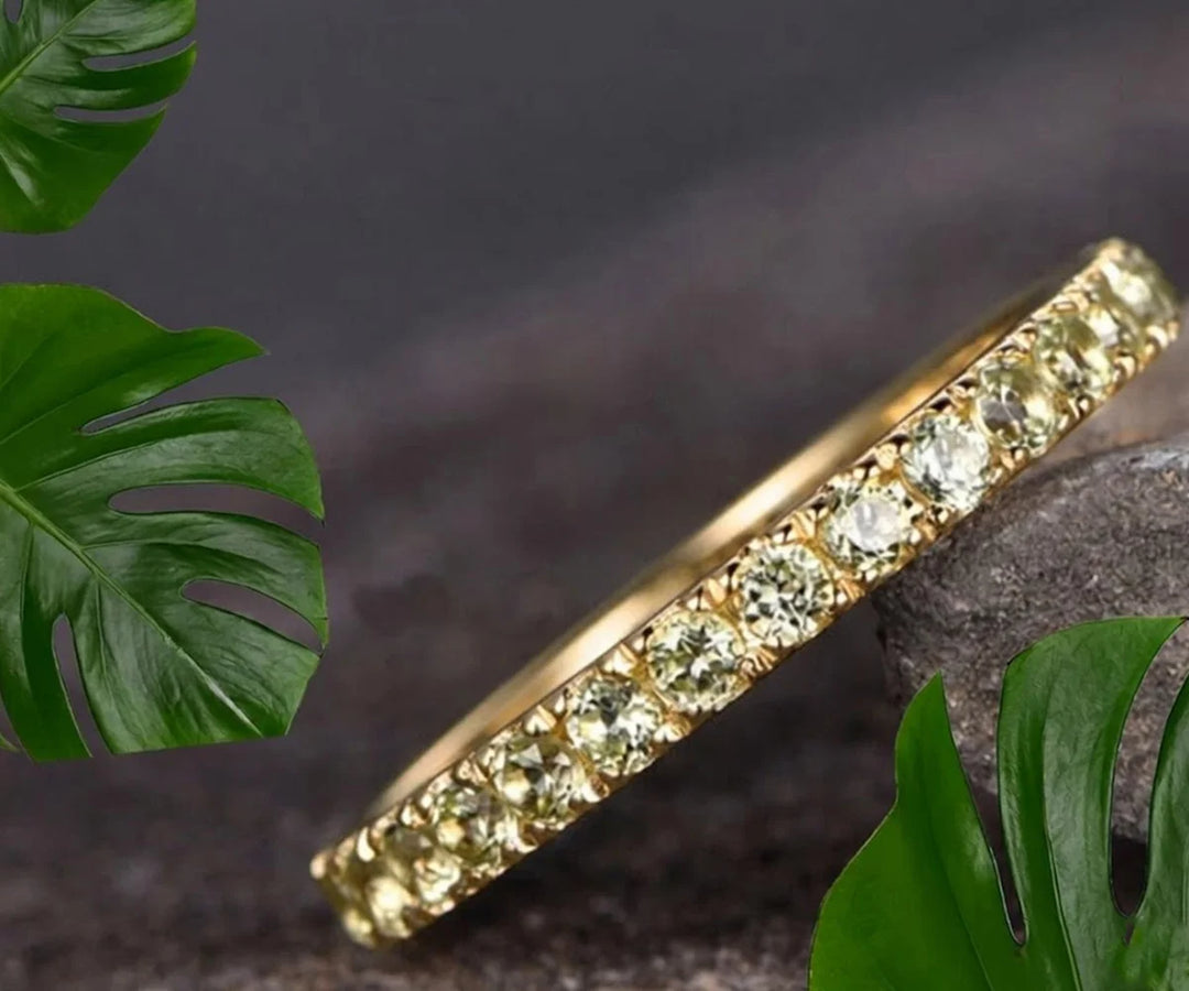 Lemon quartz ring in gold with vibrant yellow gemstone for elegant everyday wear