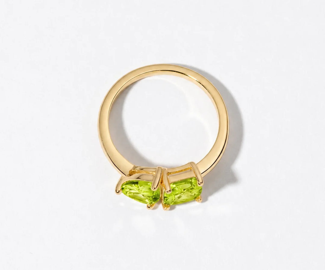 green peridot toi et moi birthstone ring personalized august birthstone ring dual gemstone jewelry
