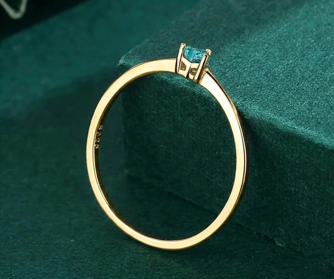 Minimal gold heart ring for women with a simple and timeless look