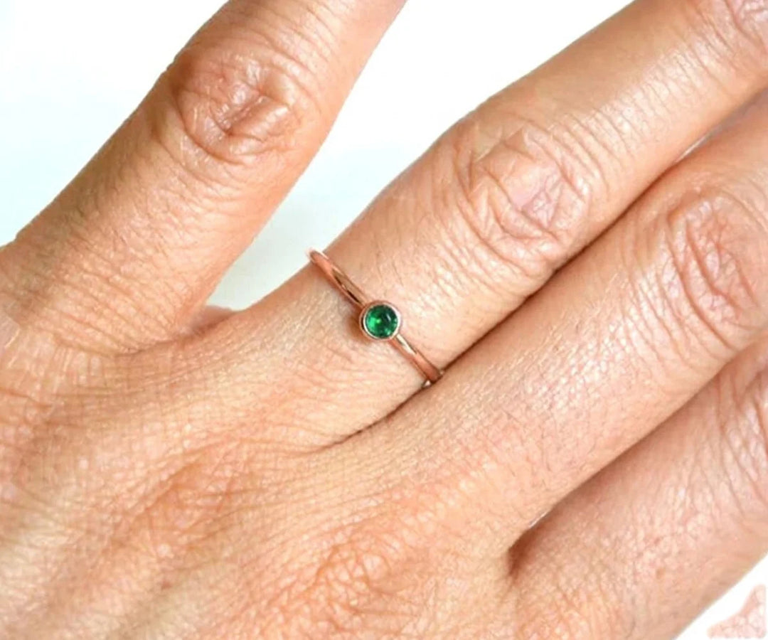 Elegant silver plated emerald ring with vibrant green gemstone for women